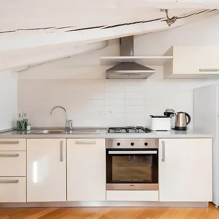 アパート Sky トリエステ